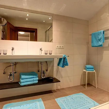 哈比奇公寓 * 佩特诺伊阿尔贝格